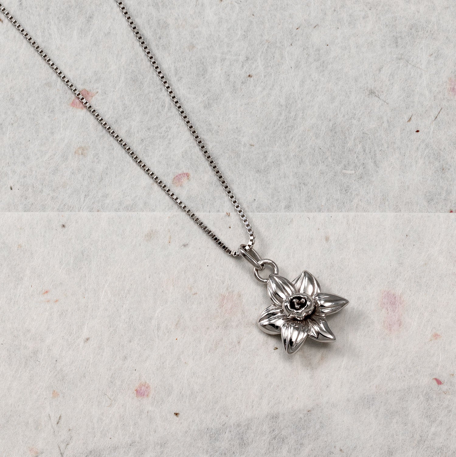Silver Mini Narcissus Pendant