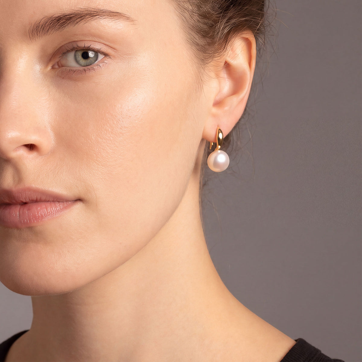 9 Carat Gold & Freshwater Pearl Drop Earring