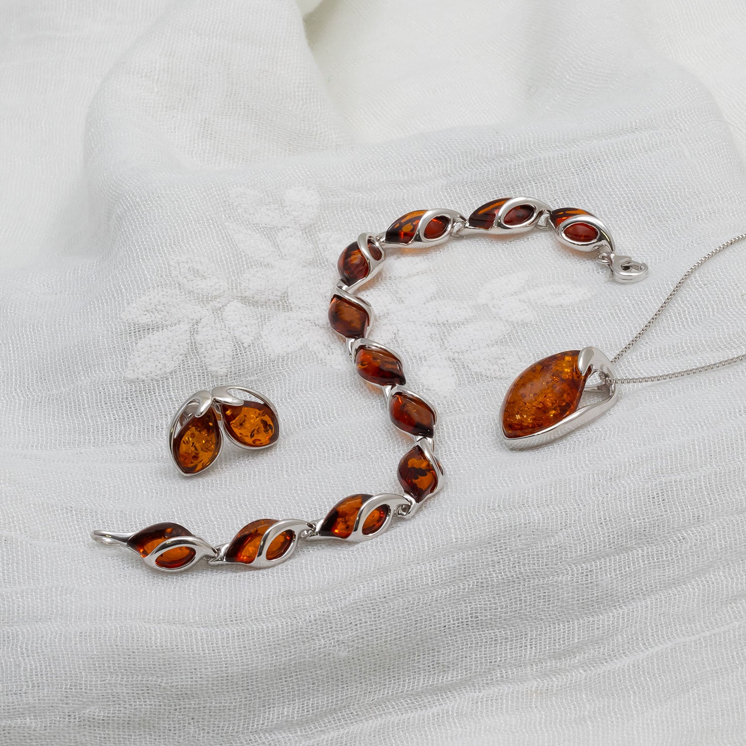 Silver Twist Amber Teardrop Links Bracelet
