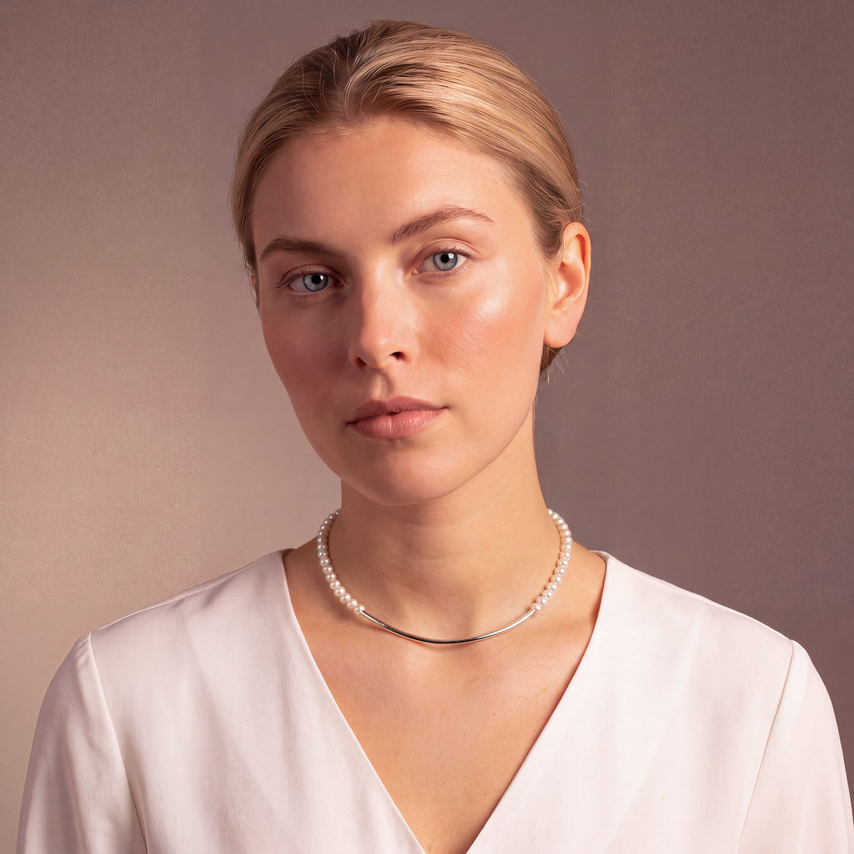 Silver Curve & Freshwater Pearl Necklace
