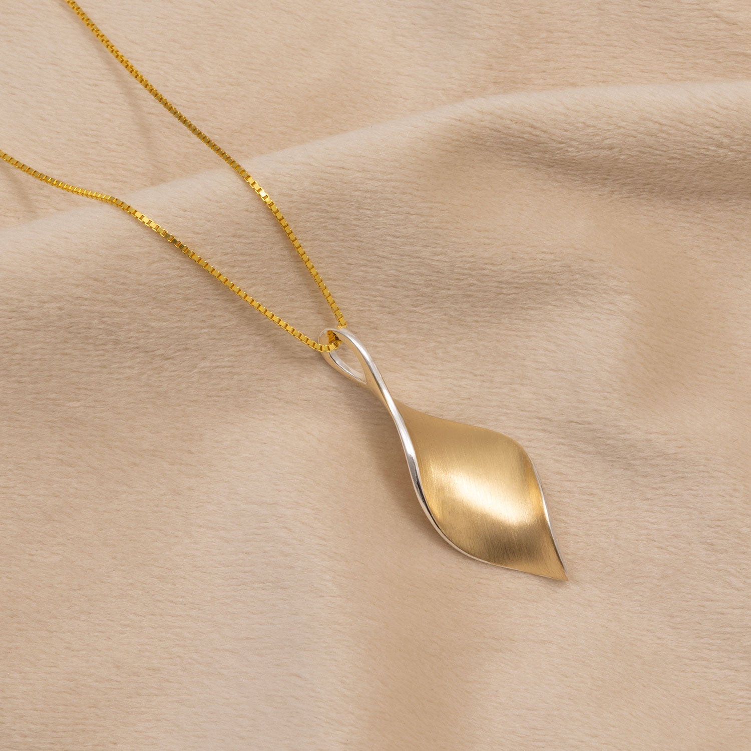 Yellow Gold Vermeil Twist Pendant
