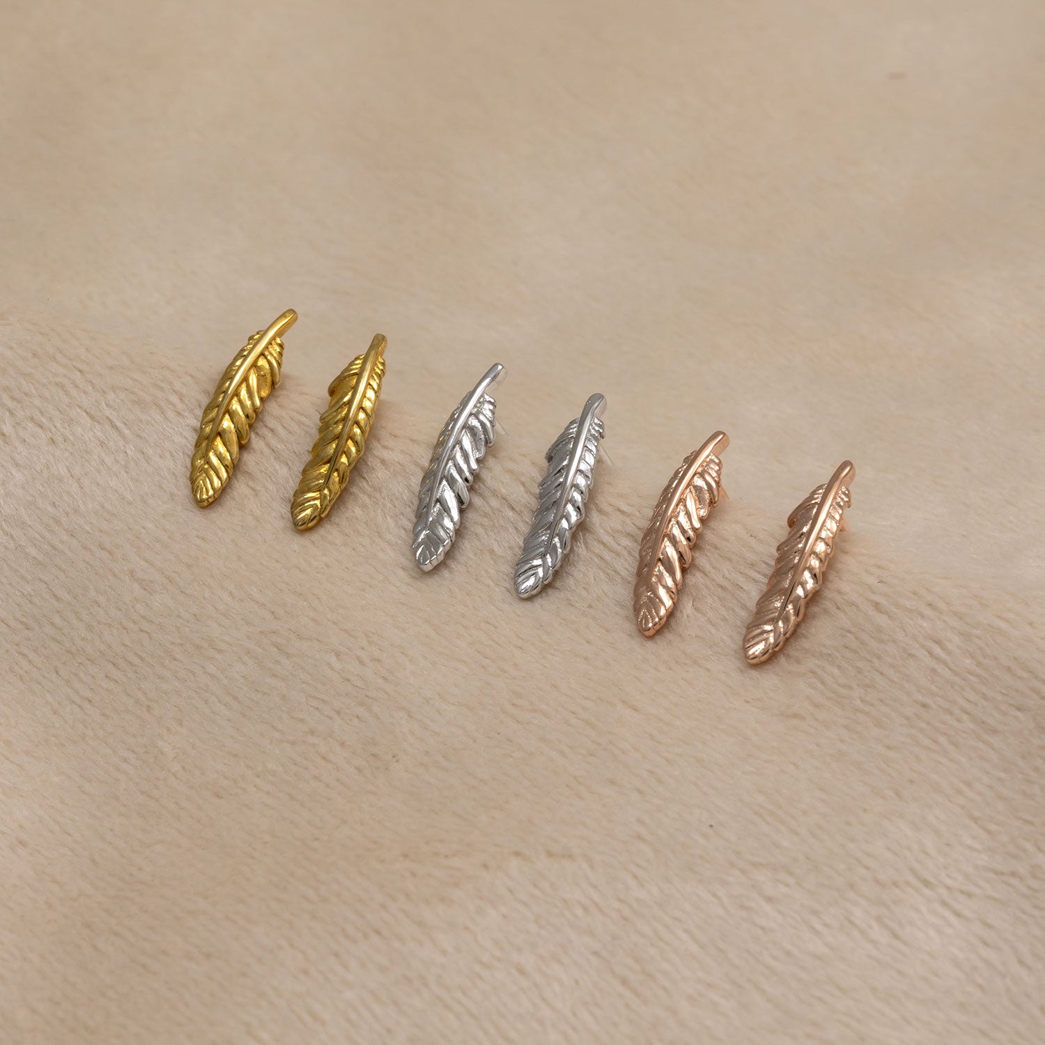 Curving Single Feather Stud Earrings