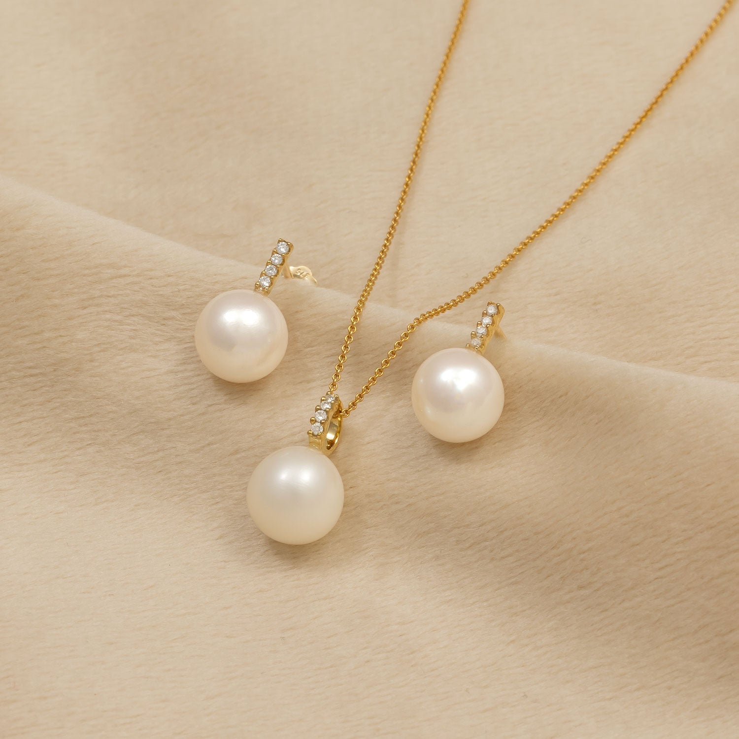 9 Carat Yellow Gold, Pearl and Diamond Pendant