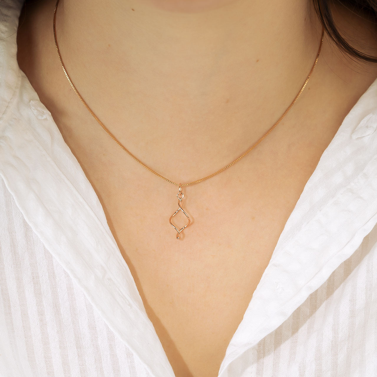 Simple Twist Pendant