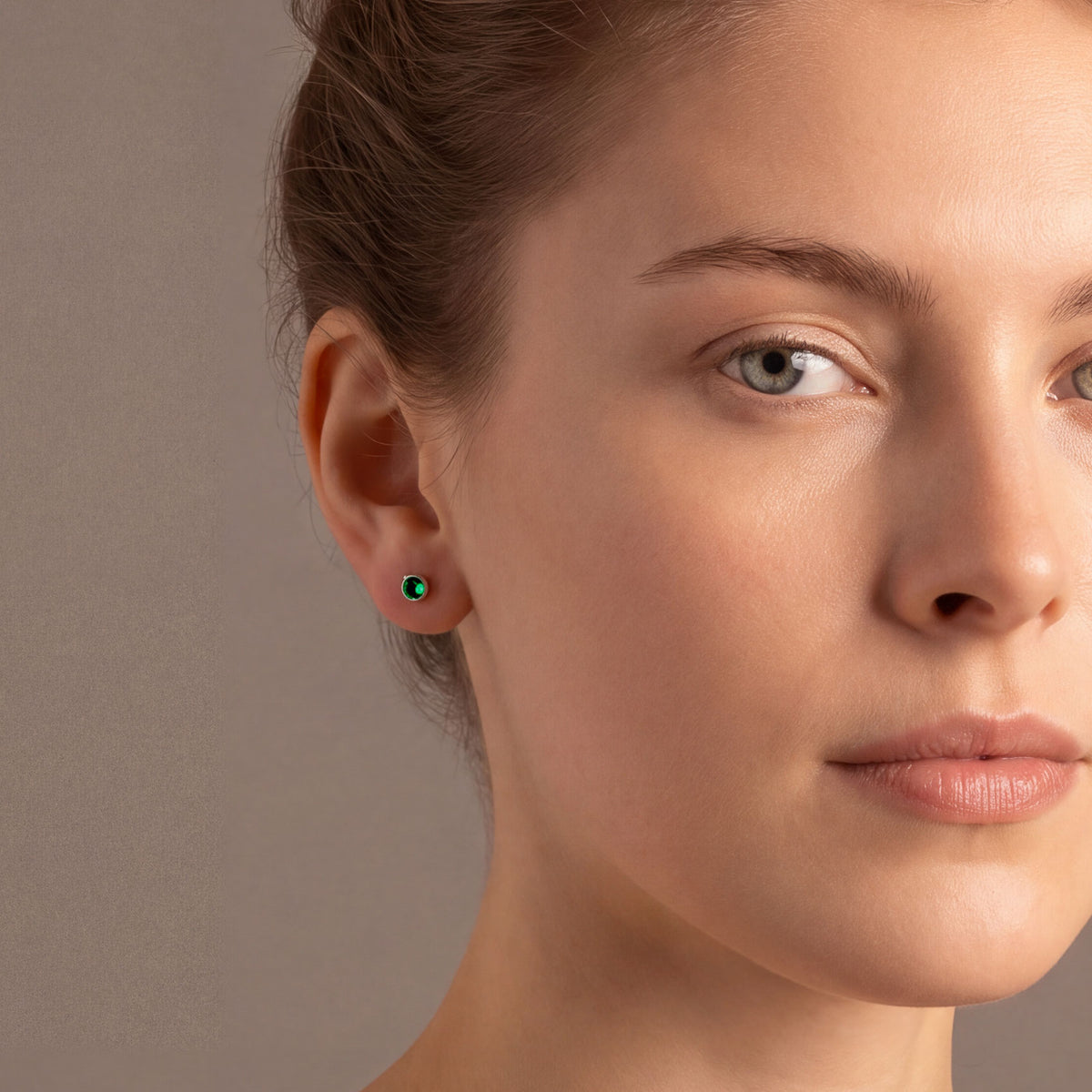 Sterling Silver Brilliant Cut Stone Set Stud Earrings - 3mm Green