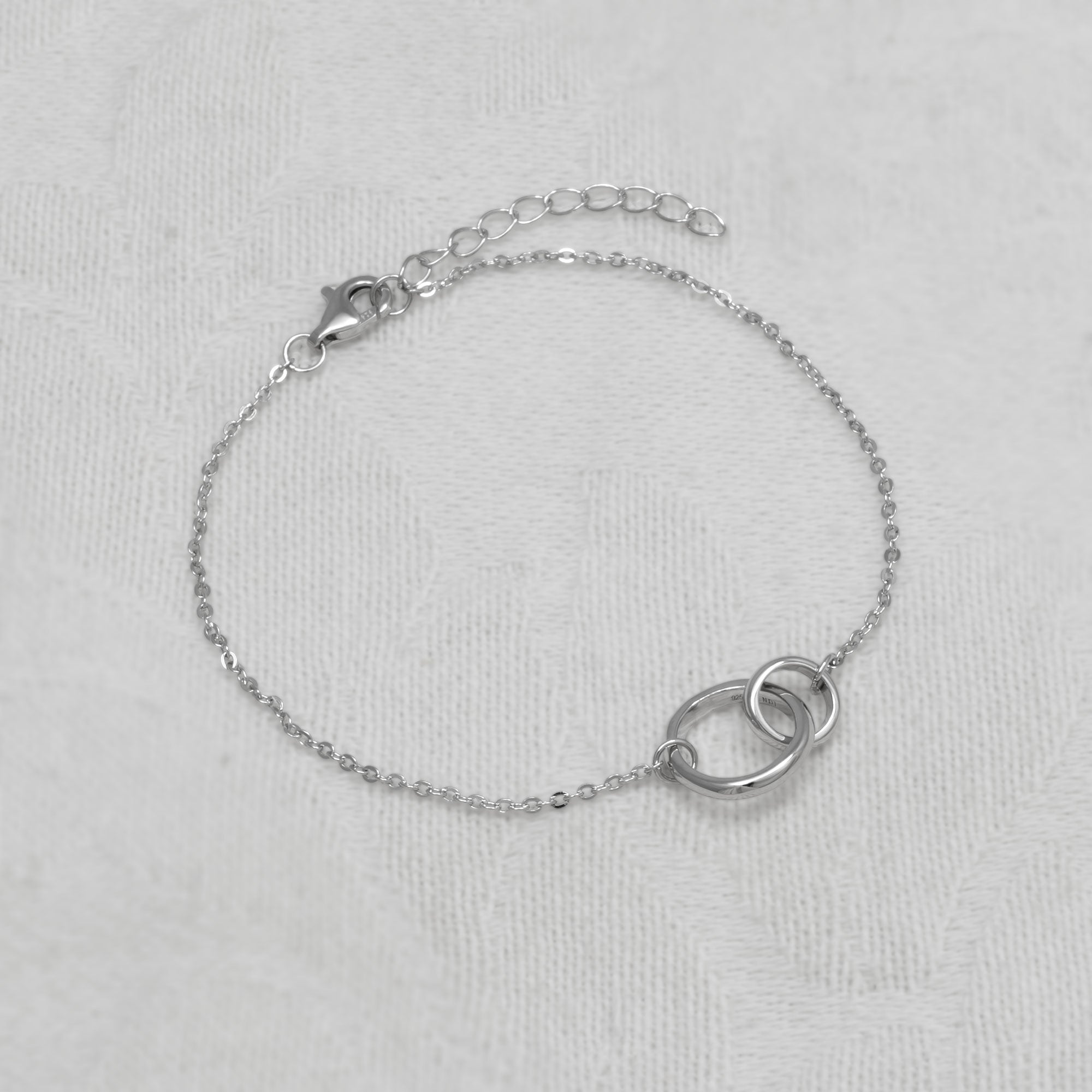Sterling silver interlocking circles bracelet