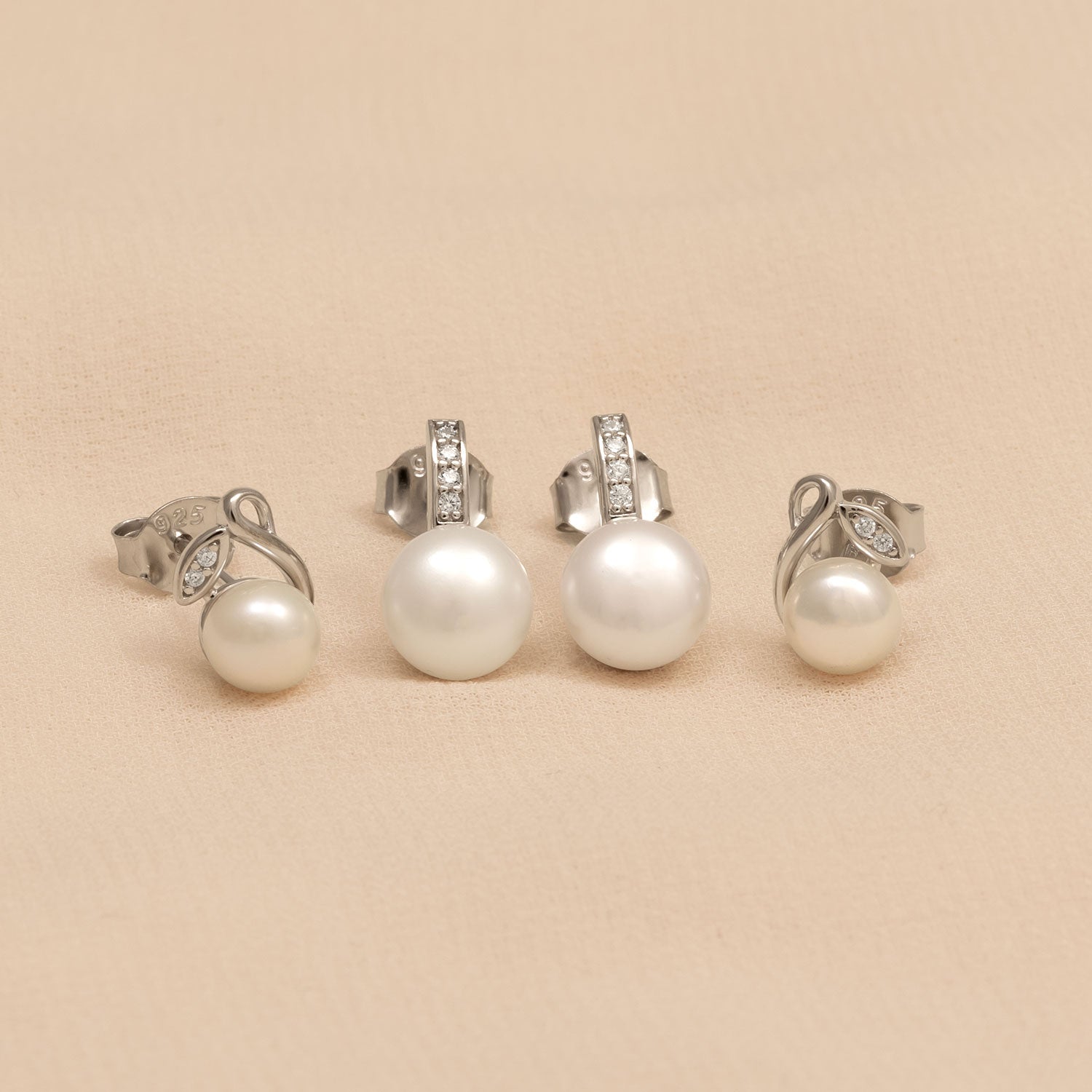 Silver & Freshwater Pearl Sparkling Bar Stud Earring