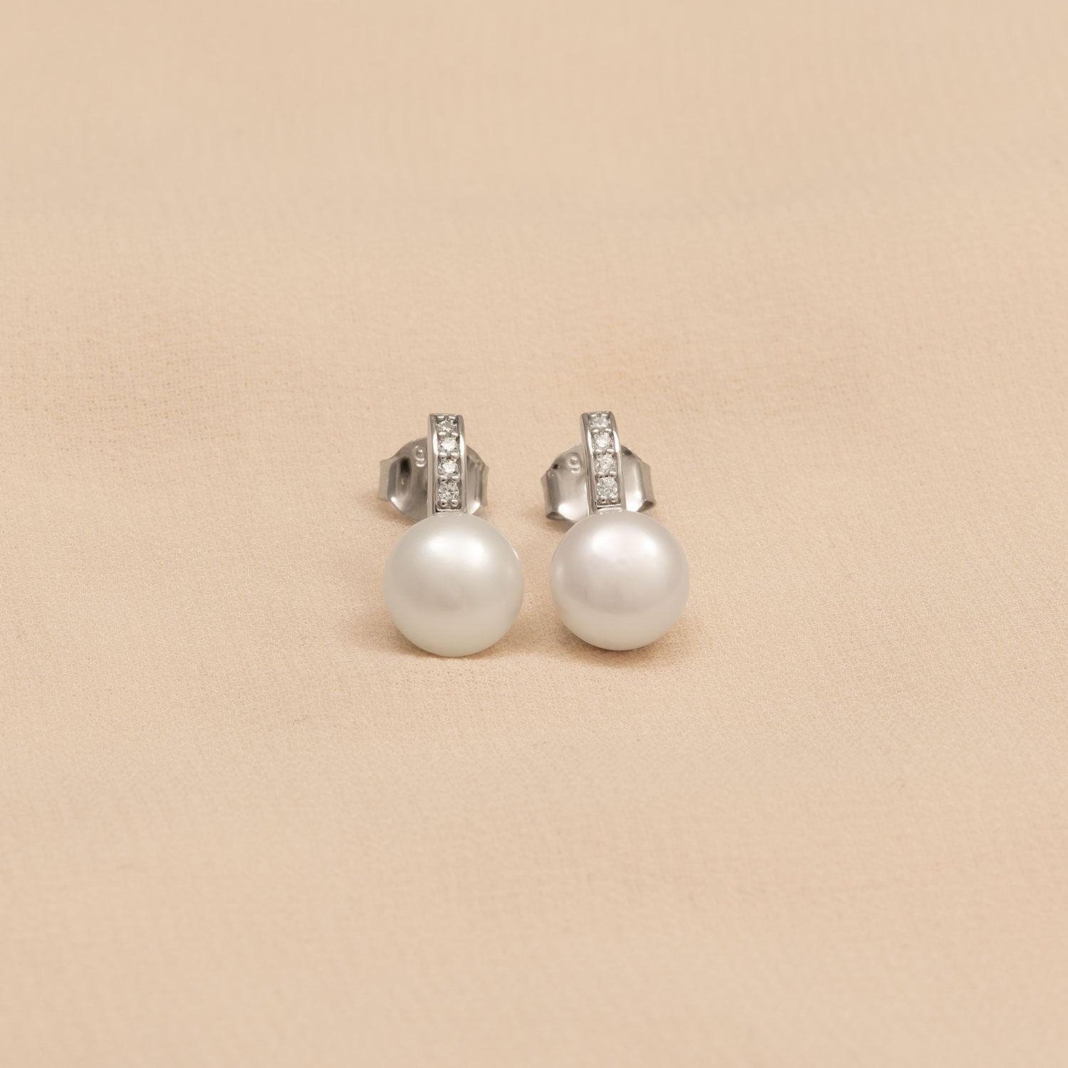 Silver & Freshwater Pearl Sparkling Bar Stud Earring