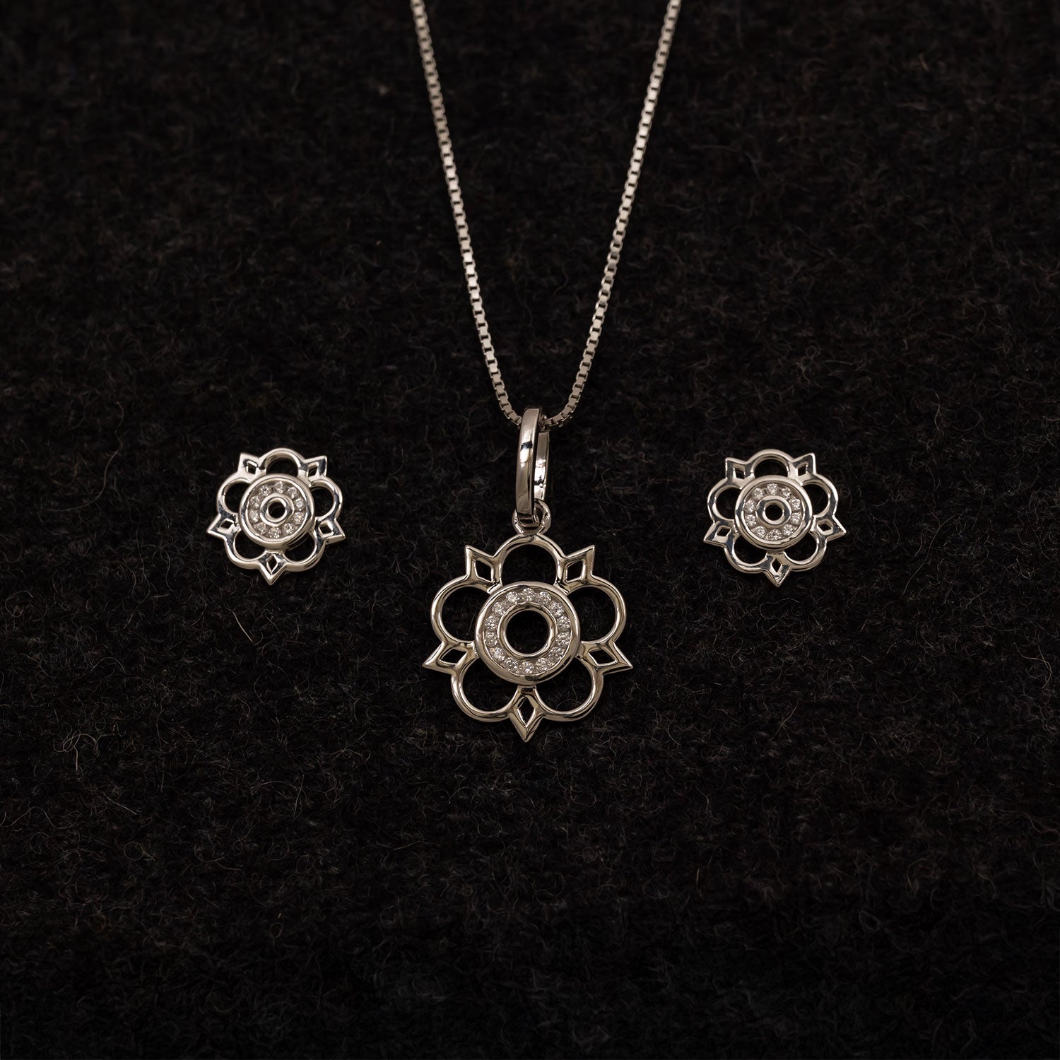 Sterling Silver Cut-Out Yorkshire Rose Mini Pendant