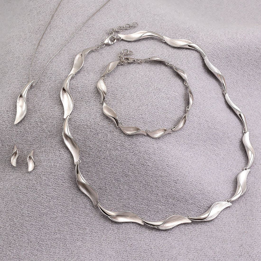 Silver Satin & Polished Folded Curve Pendant
