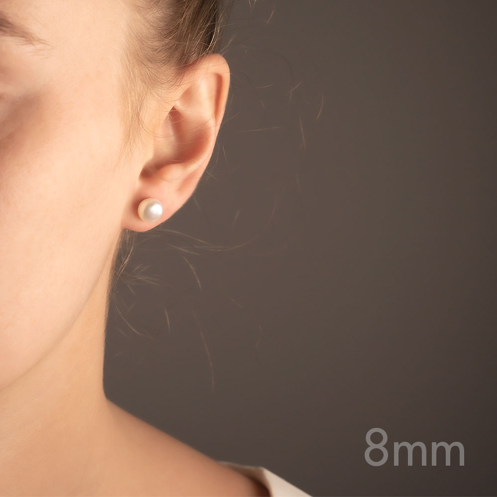 9 Carat Gold & Freshwater Pearl Studs