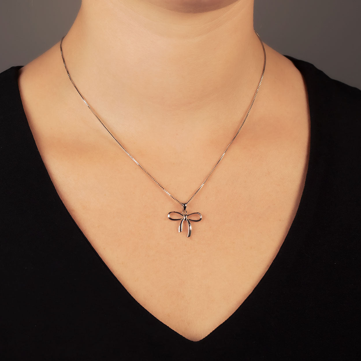 Bow Necklace