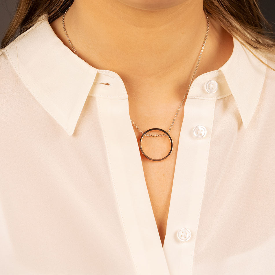 Metropolitan Threaded Circle Necklace