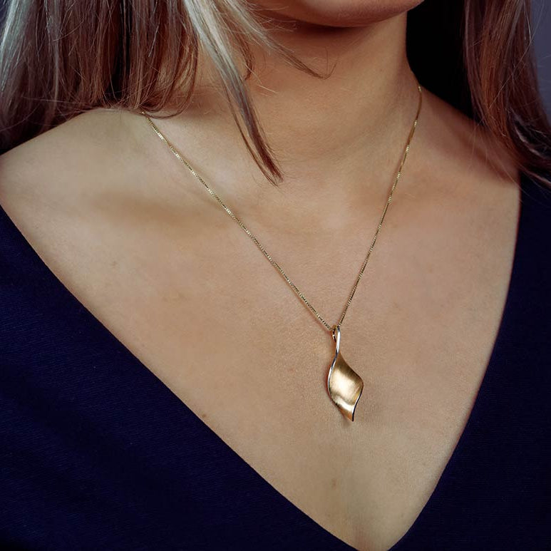 Yellow Gold Vermeil Twist Pendant