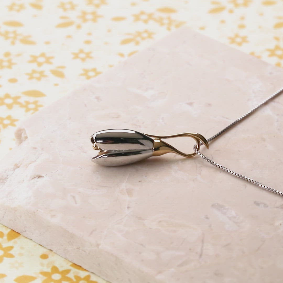 Snowdrop necklace in silver and gold