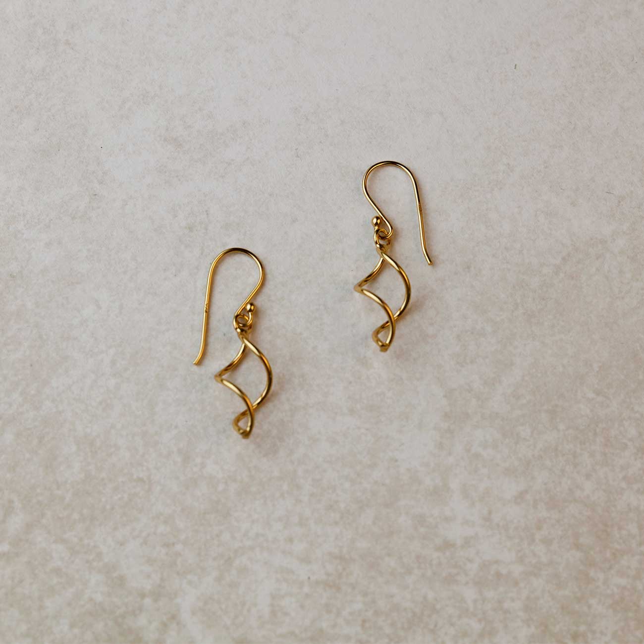 Simple Twist Drop Earring