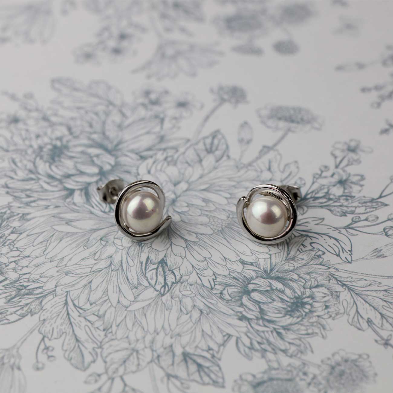 Spiral Set Pearl Studs