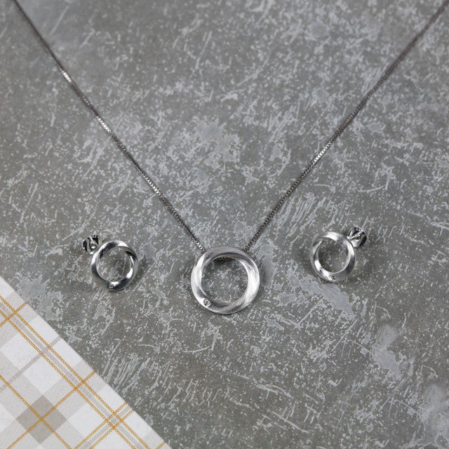 Silver & Diamond Jewellery: Luxury Everyday