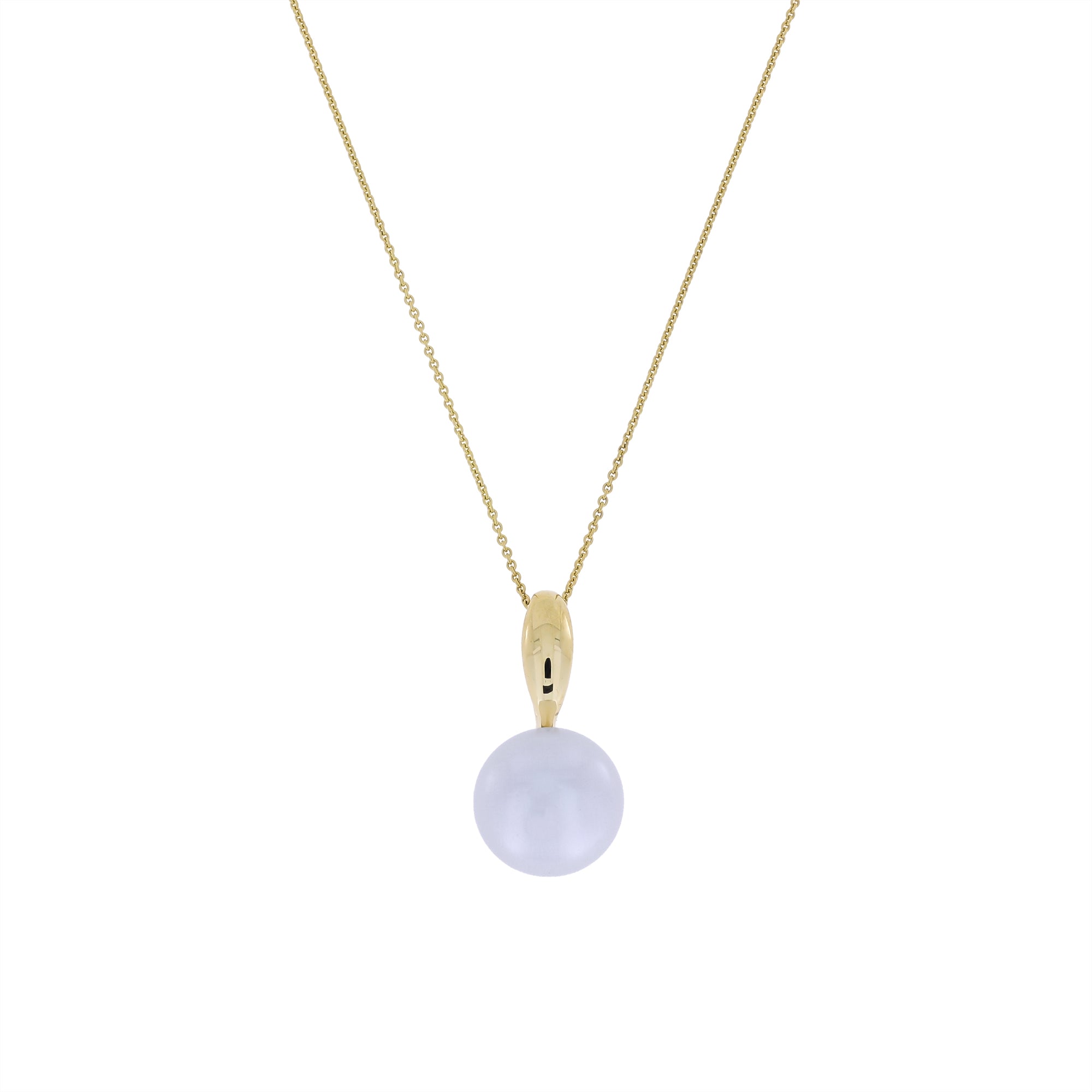 A delicate 9ct gold necklace with a single white pearl pendant.