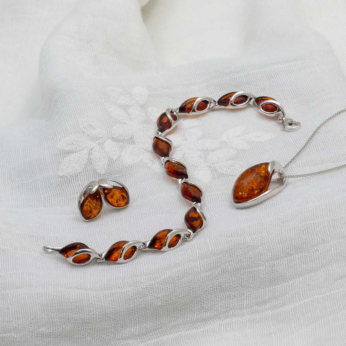 Silver Twist Amber Teardrop Links Bracelet