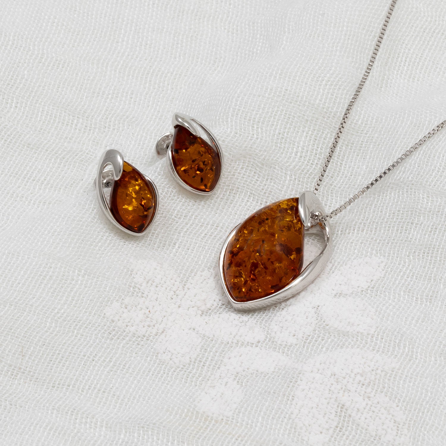 Silver Twist Amber Teardrop Pendant