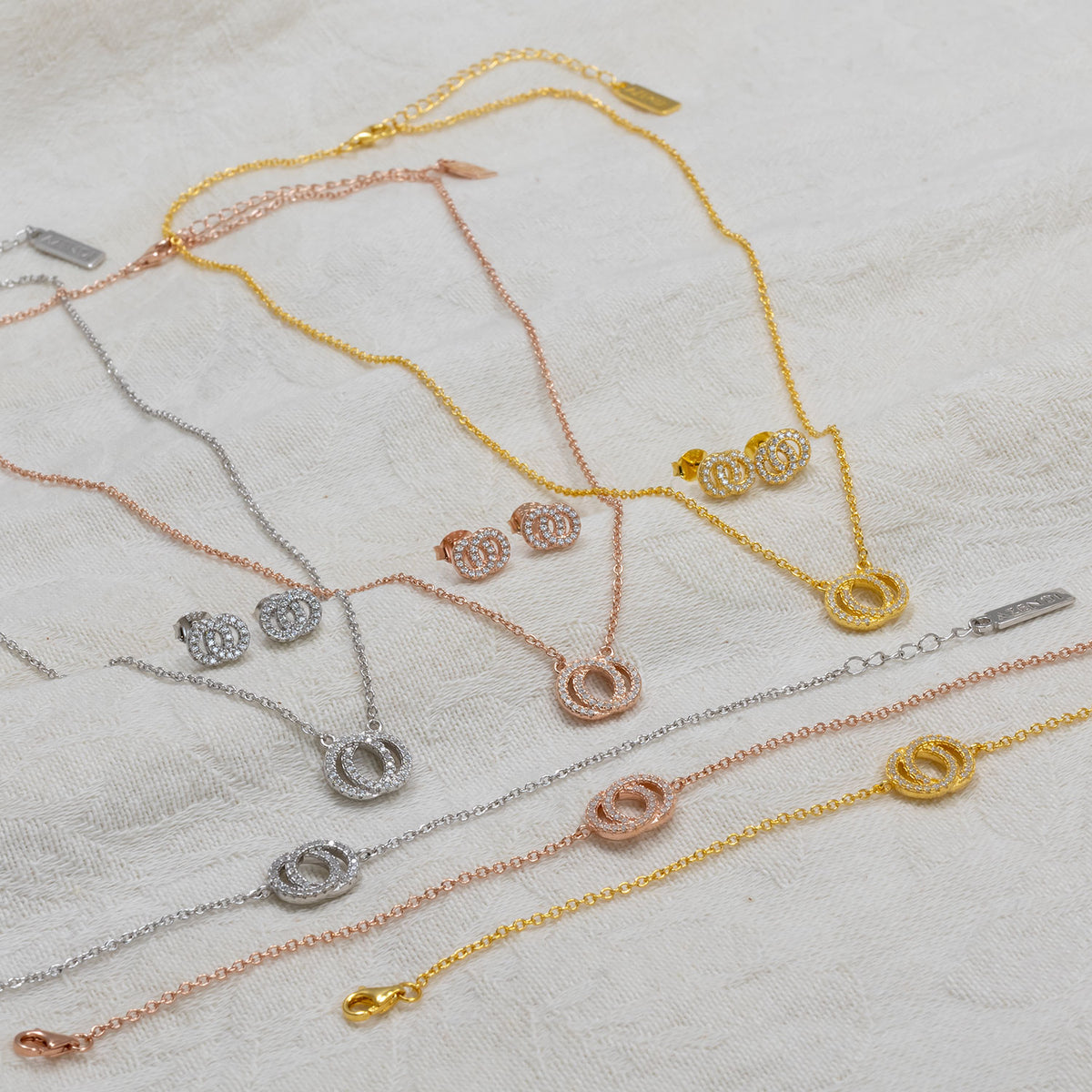 Reversible Interlocking Circles Necklace