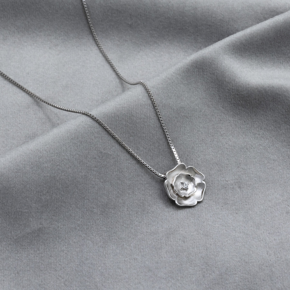 Sterling Silver Yorkshire Rose Necklace - Frosted