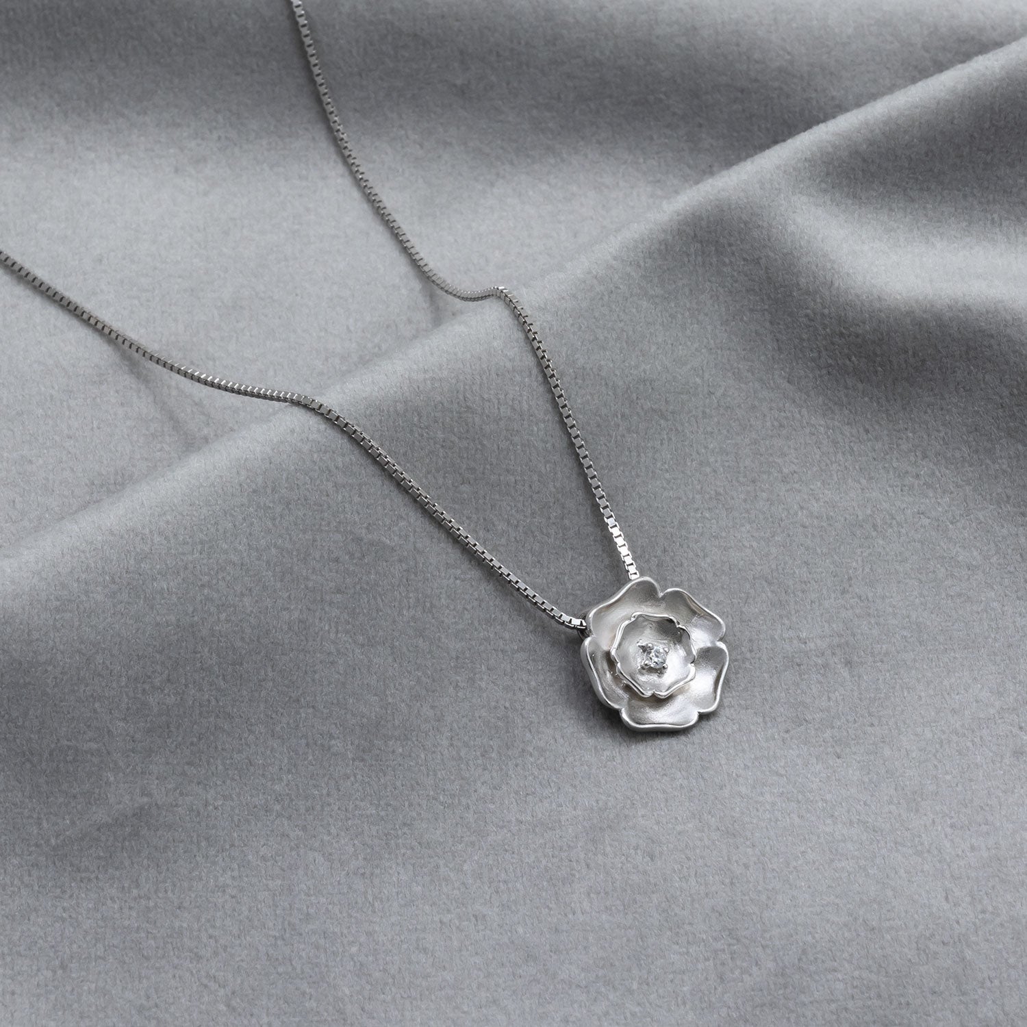 Sterling Silver Yorkshire Rose Necklace - Frosted