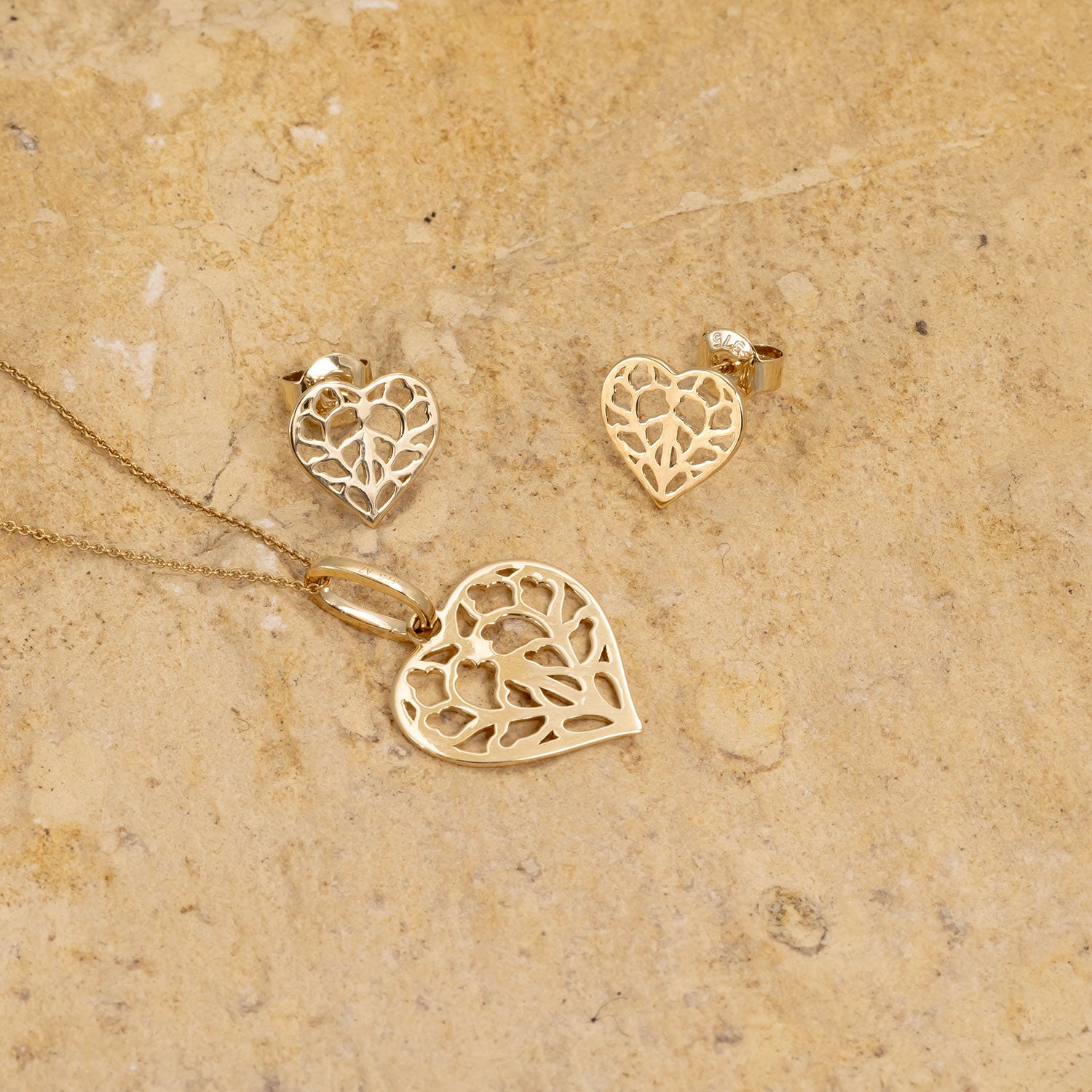 9 Carat Yellow Gold Heart of Yorkshire Pendant