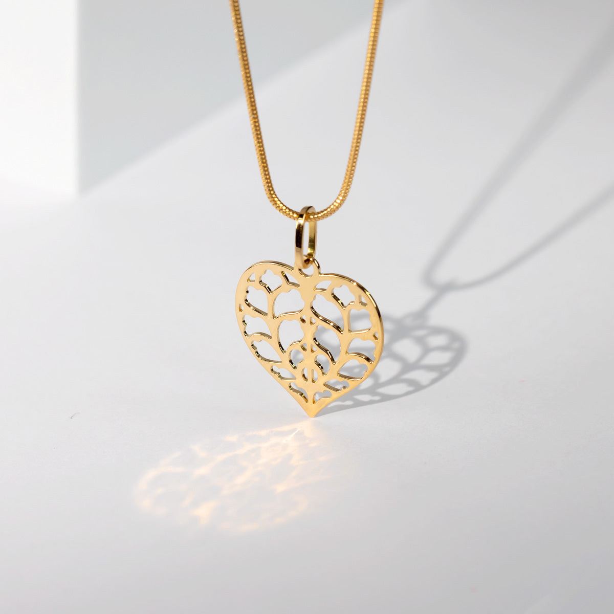 2023 Limited Edition 18ct Yellow Gold Heart of Yorkshire 3cm Pendant