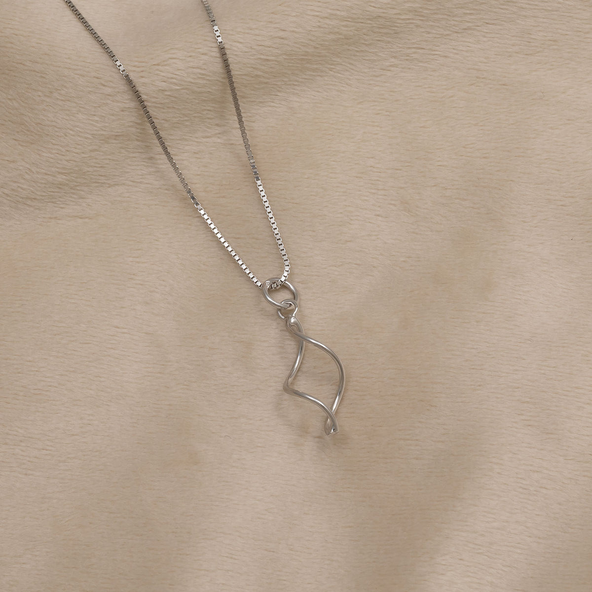 Simple Twist Pendant - Silver