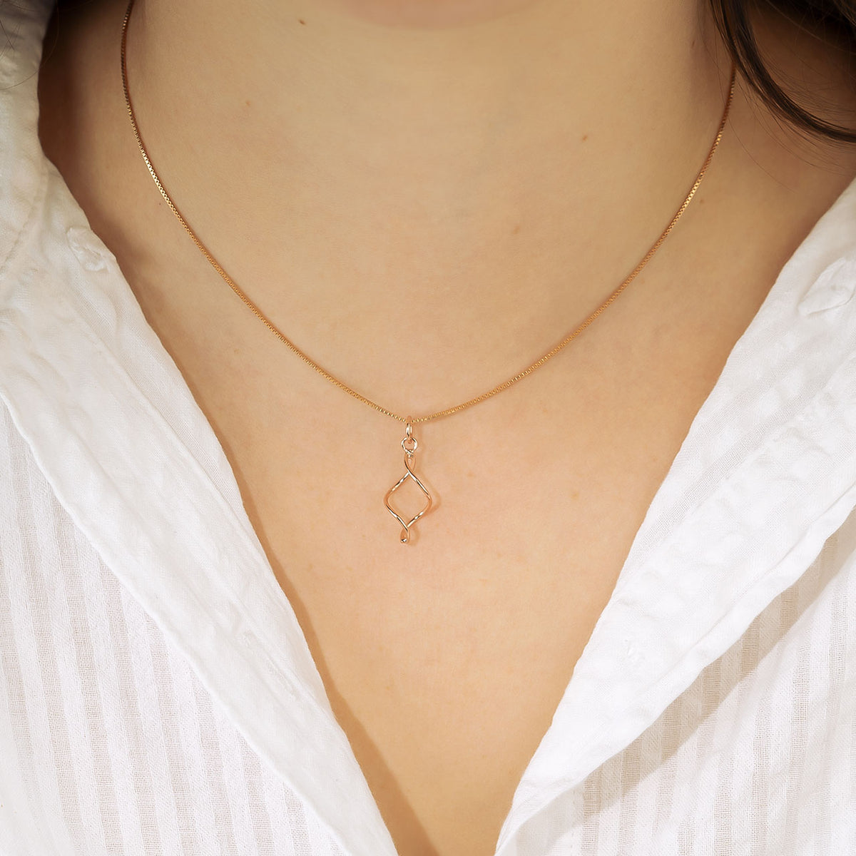 Simple Twist Pendant