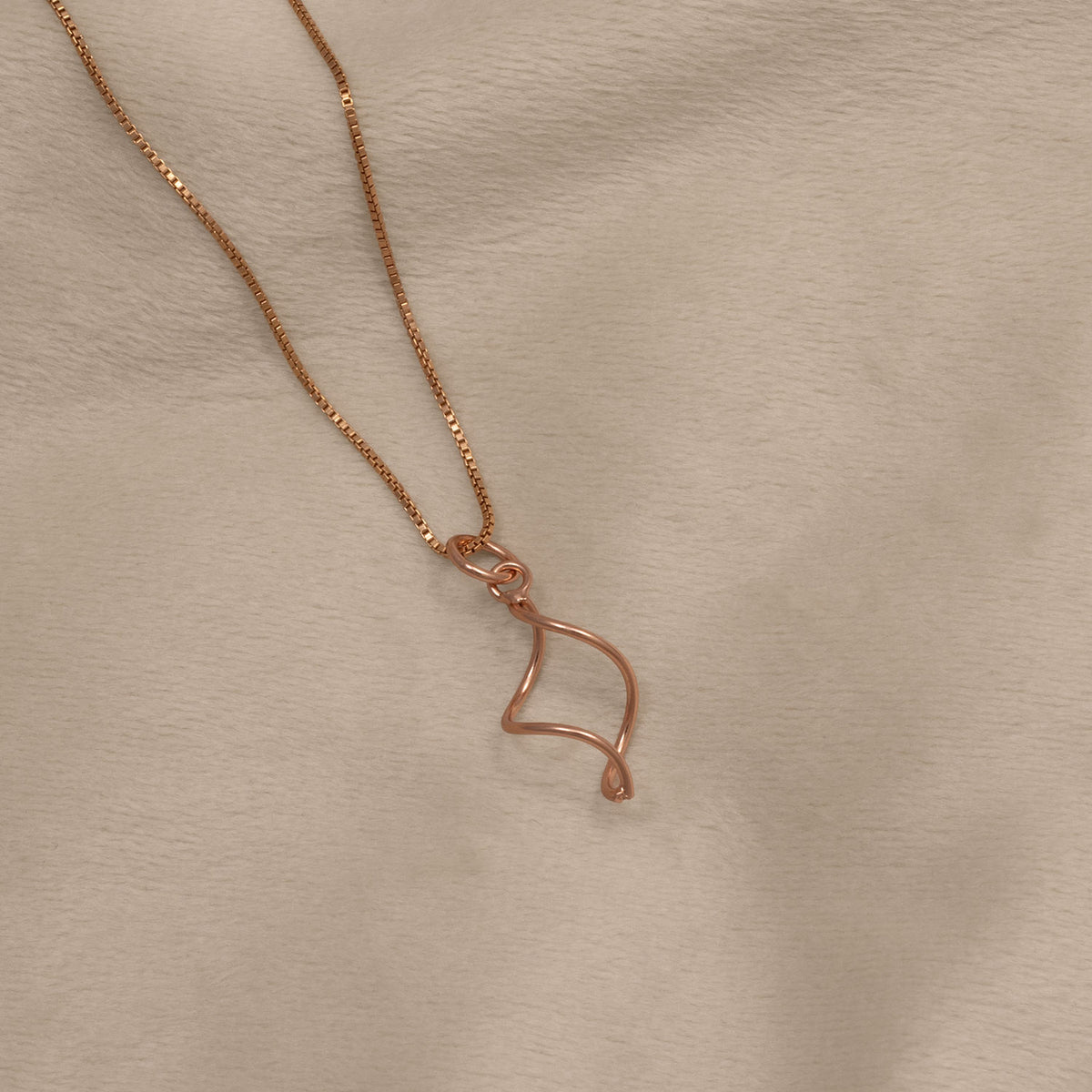 Simple Twist Pendant - Rose Gold Vermeil