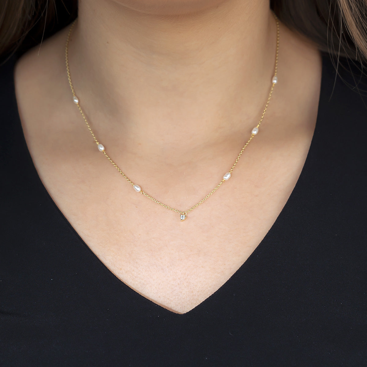 Simple Freshwater Pearl and Cubic Zirconia Chain Necklace