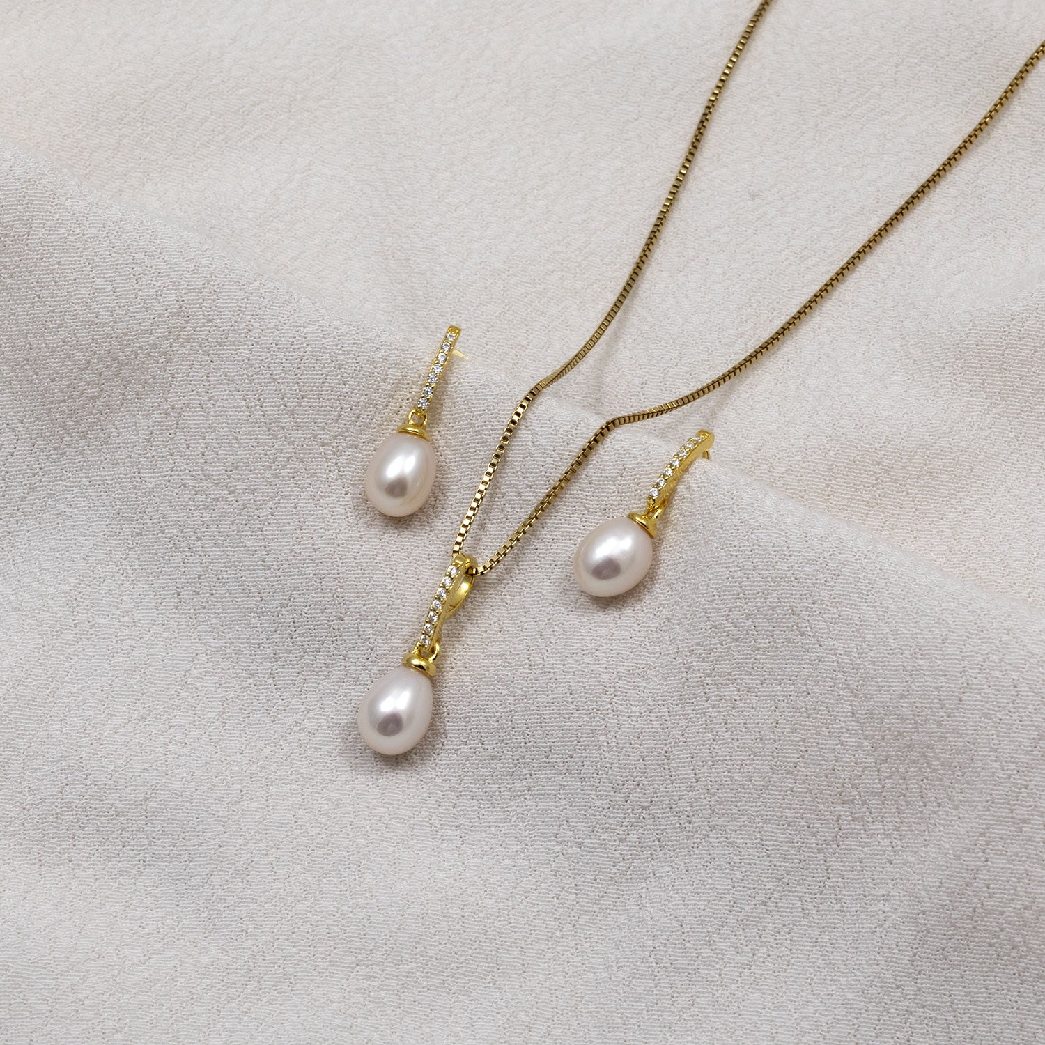 Gold Vermeil & Pavé Oval Pearl Pendant