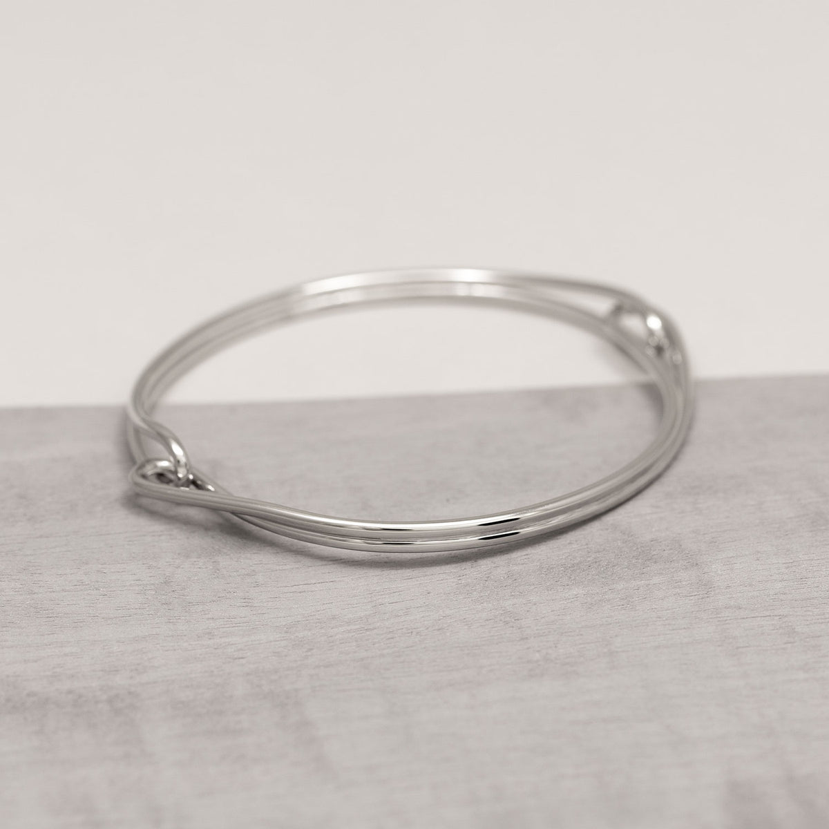 Sterling Silver Looping Circle Bangle