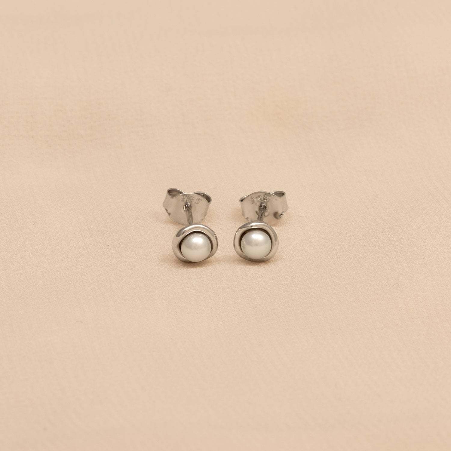 Silver & Freshwater Pearl Wavy Stud Earring