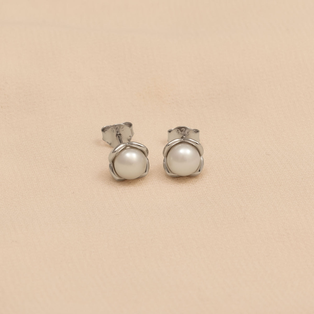 Silver and Freshwater Pearl Flower Stud Earring