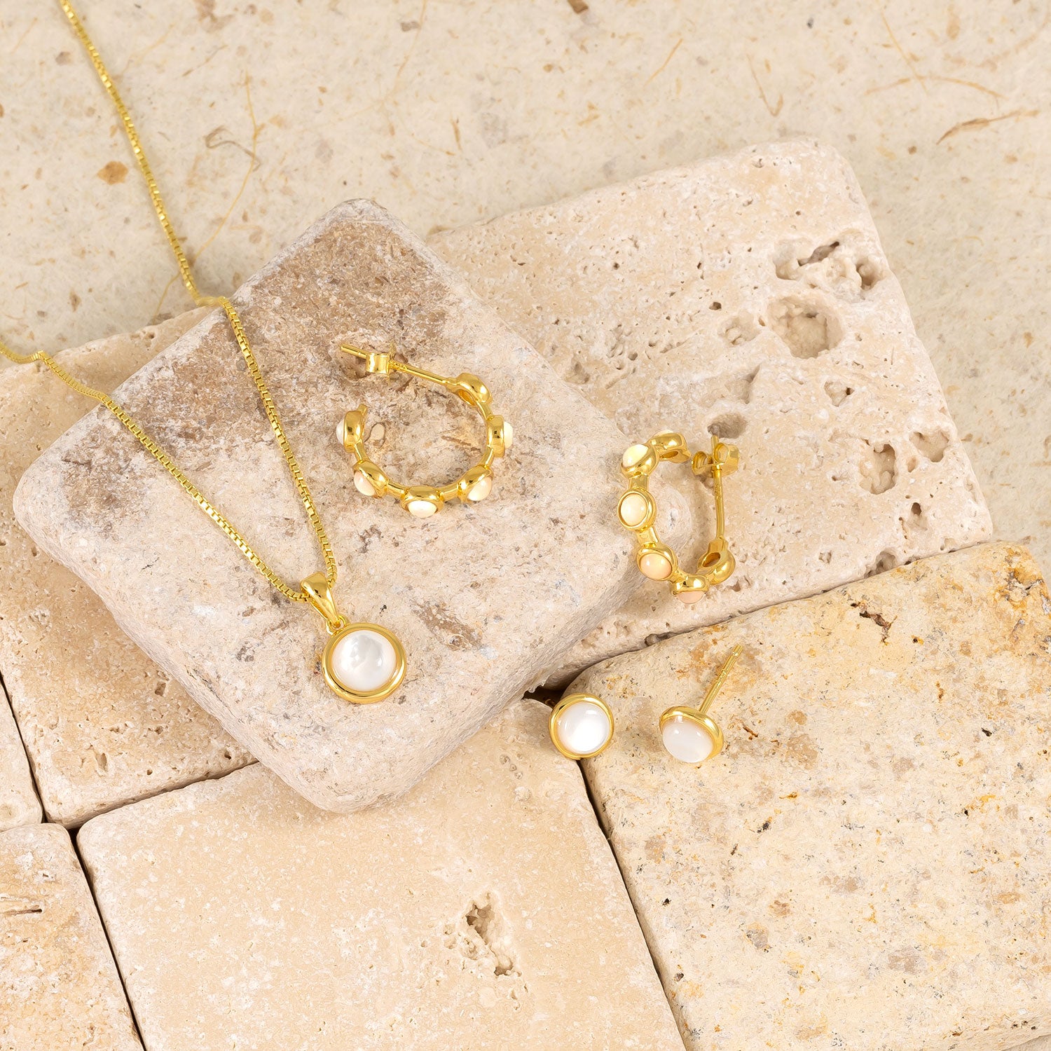 Gold Vermeil & White Mother of Pearl Circle Pendant