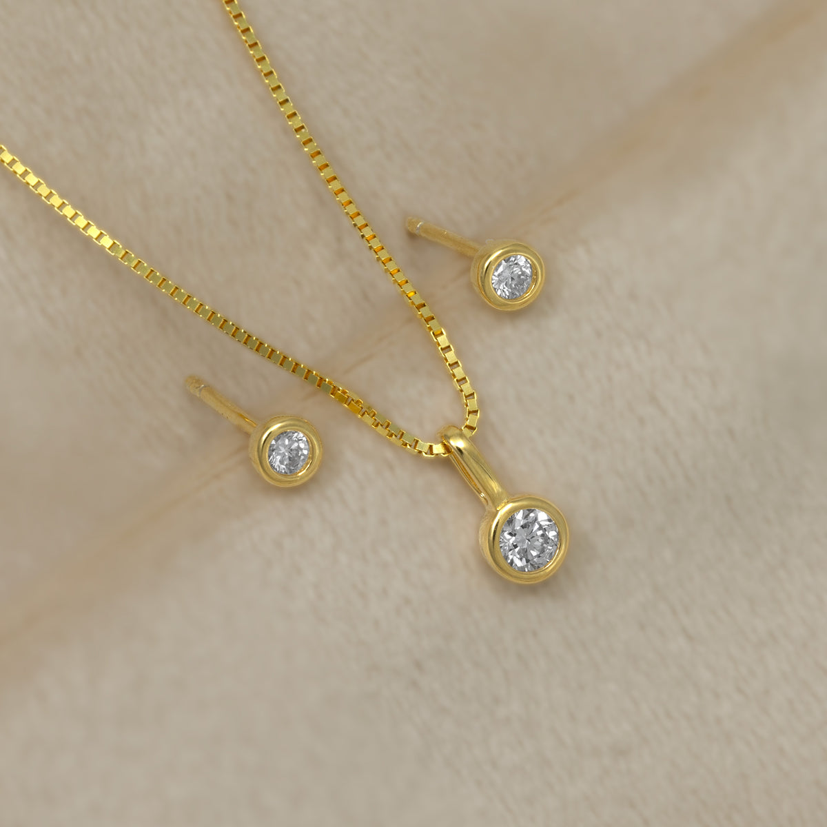 Gold Vermeil & 0.15 Carat Lab Grown Diamond Solitaire Pendant