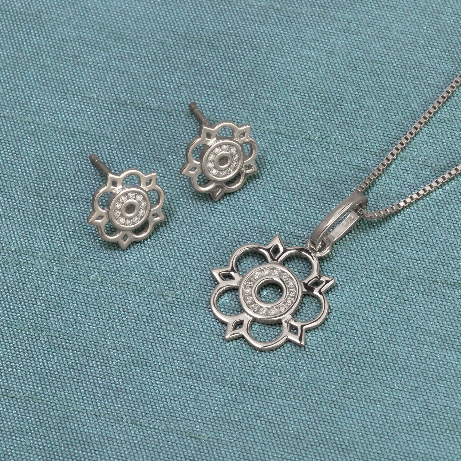 Sterling Silver Cut-Out Yorkshire Rose Mini Pendant