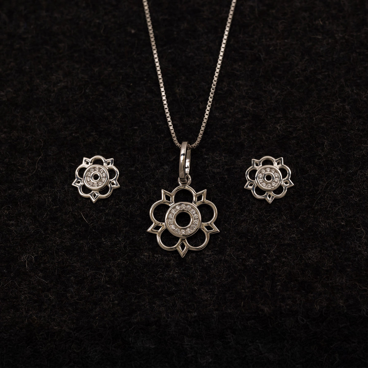 Sterling Silver Cut-Out Yorkshire Rose Mini Pendant