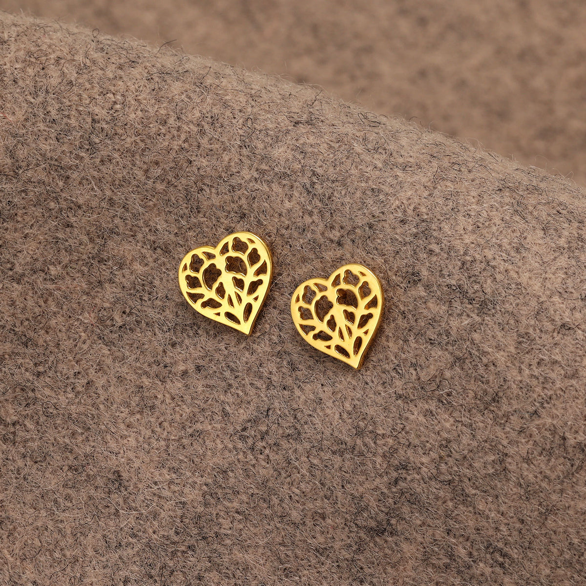 Gold Vermeil Detailed Heart of Yorkshire Studs