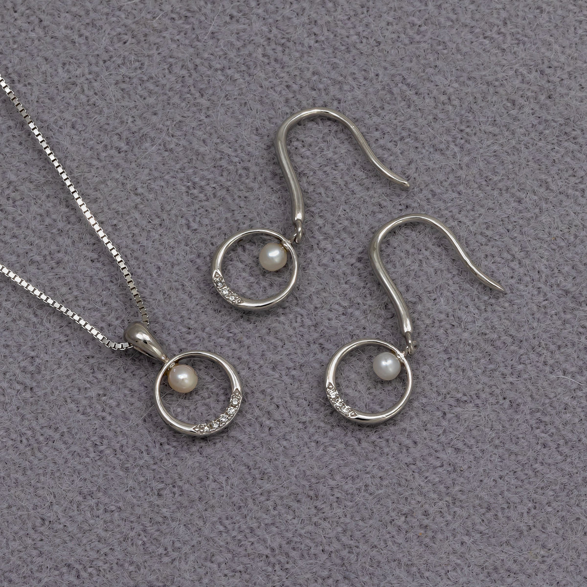 Sterling Silver, Freshwater Pearl & 0.02 Carat Lab Grown Diamond Circle Pendant