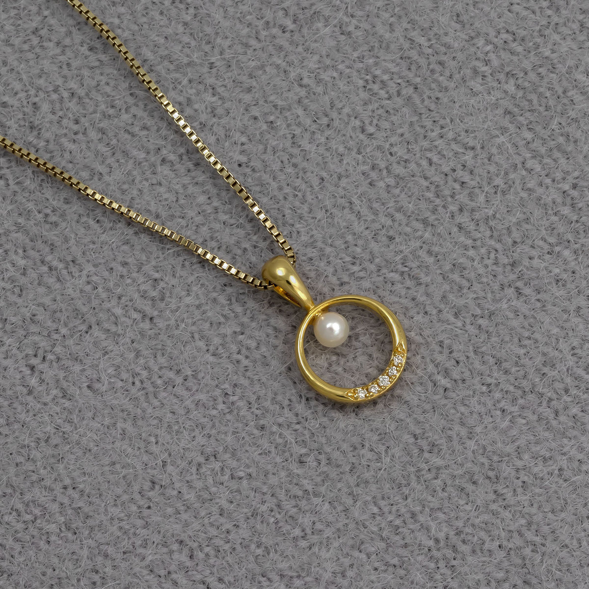 Gold Vermeil, Freshwater Pearl & 0.02 Carat Lab Grown Diamond Circle Pendant