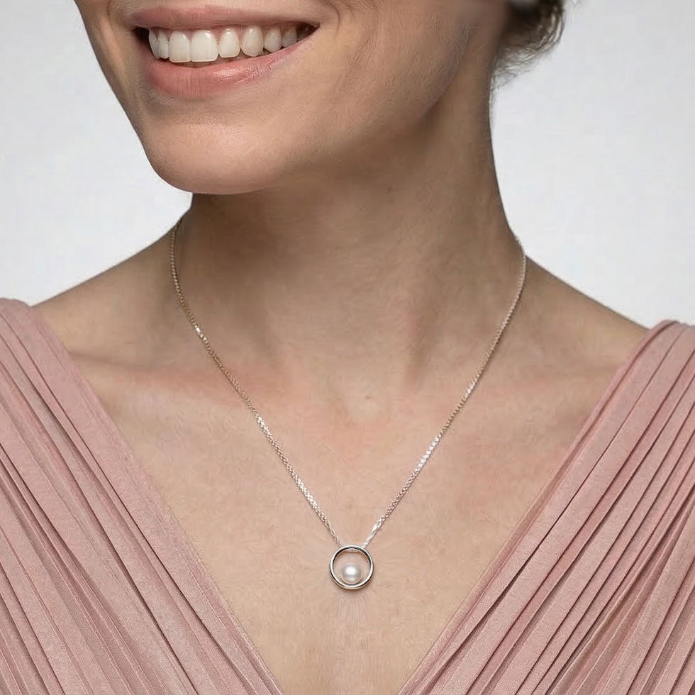 Sterling Silver Simple Circle Pearl Pendant