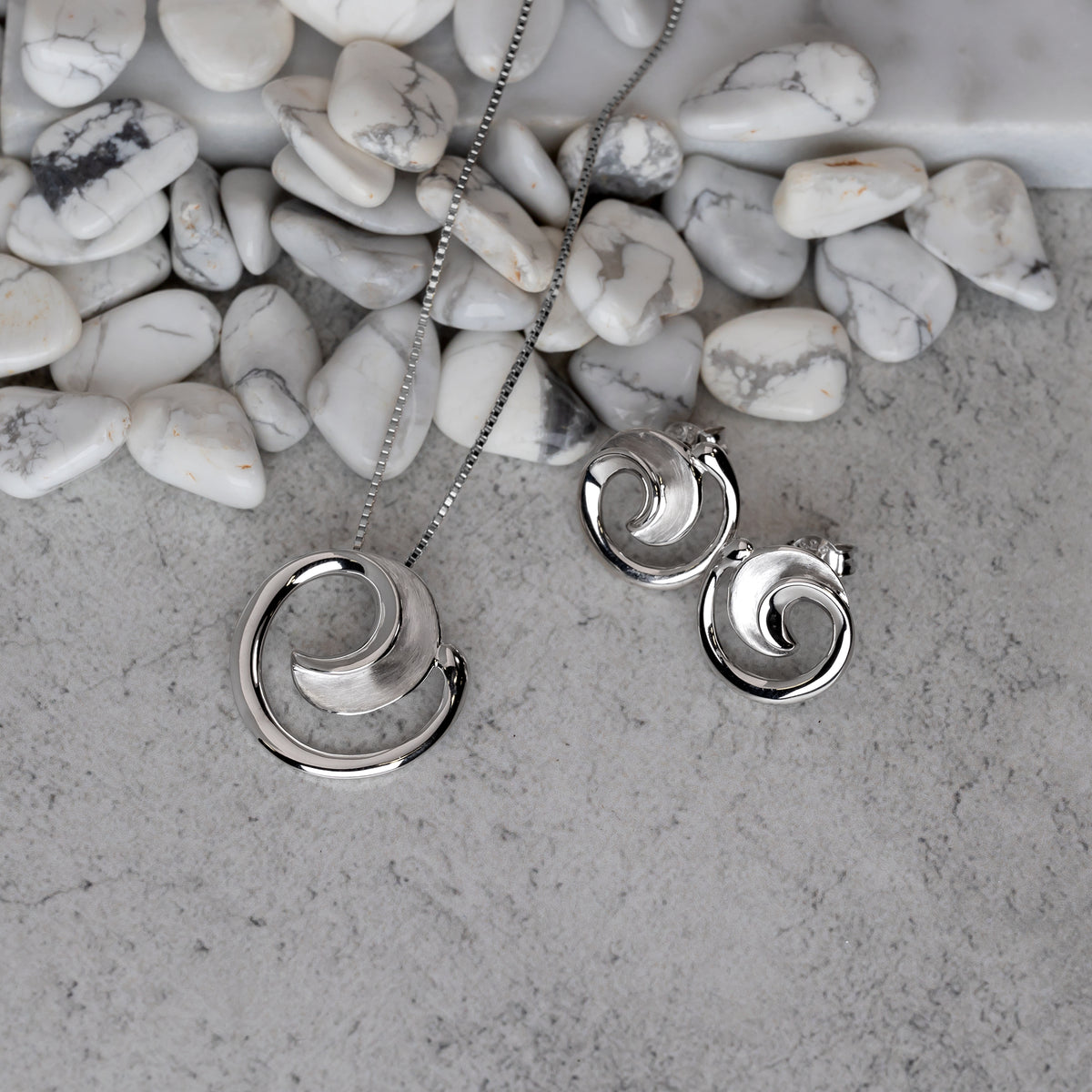 Silver Satin and Polished Curling Pendant