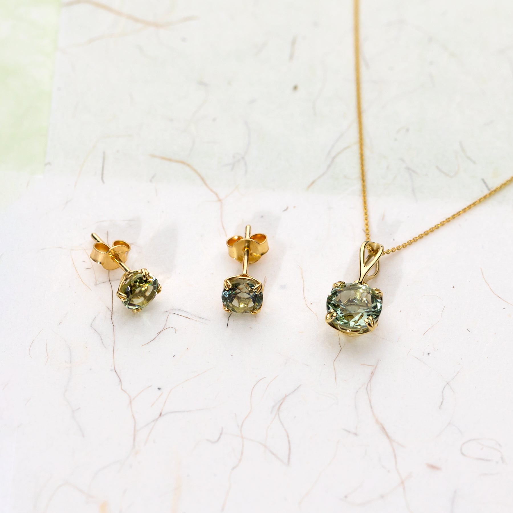 9 Carat Gold Green Amethyst Solitaire Pendant