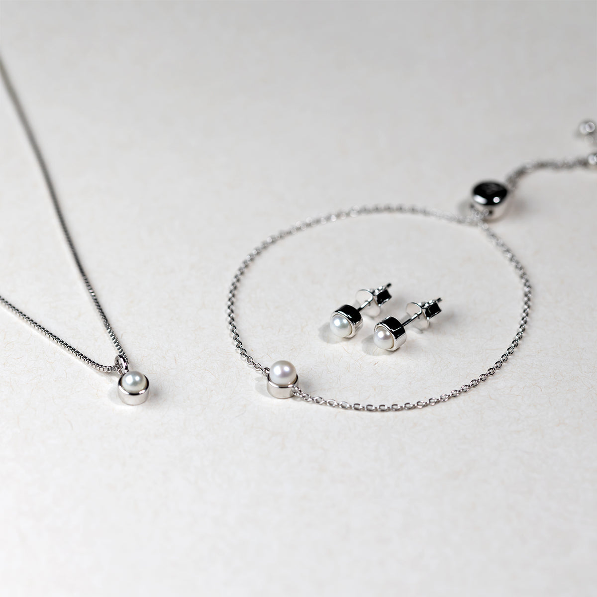 June Birthstone Bracelet - Freshwater Pearl