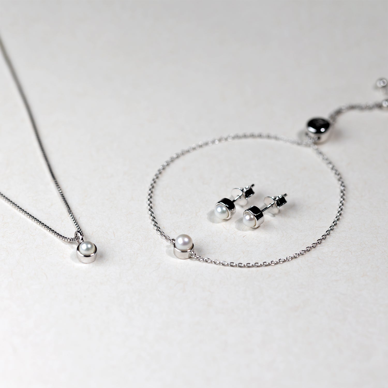 June Birthstone Bracelet - Freshwater Pearl